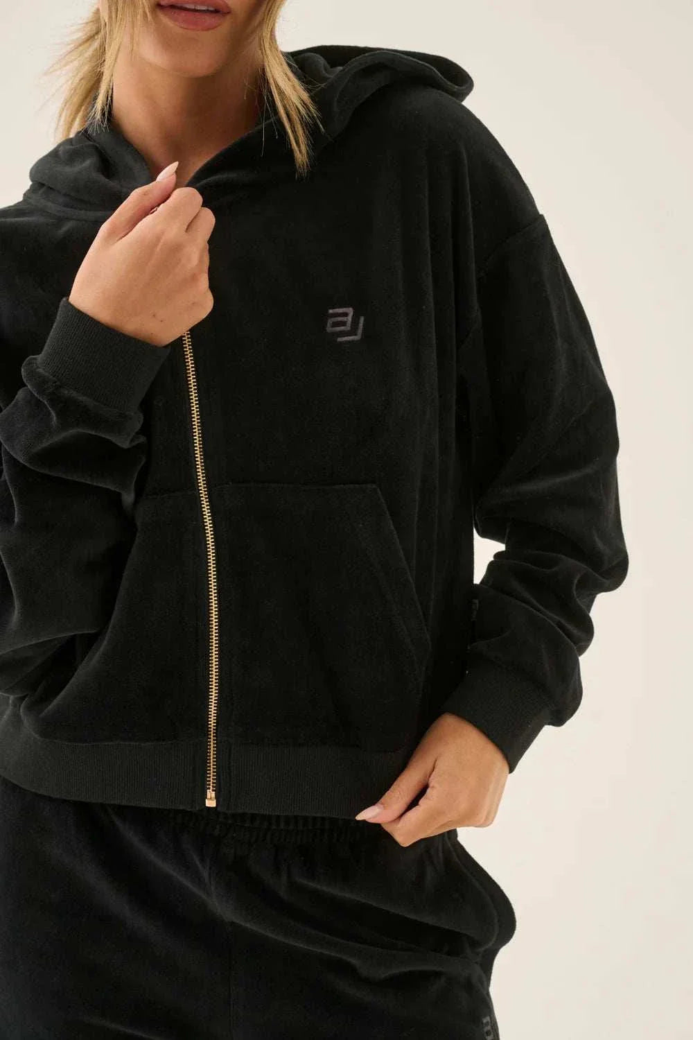 Araminta James Velour Hoodie Noir
