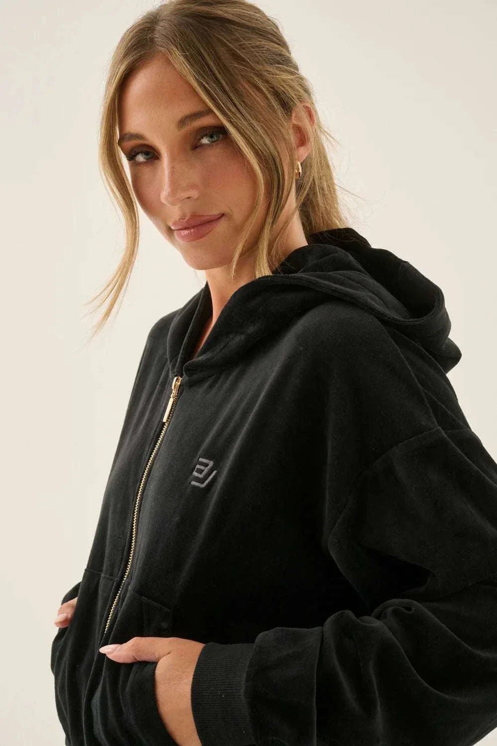 Araminta James Velour Hoodie Noir