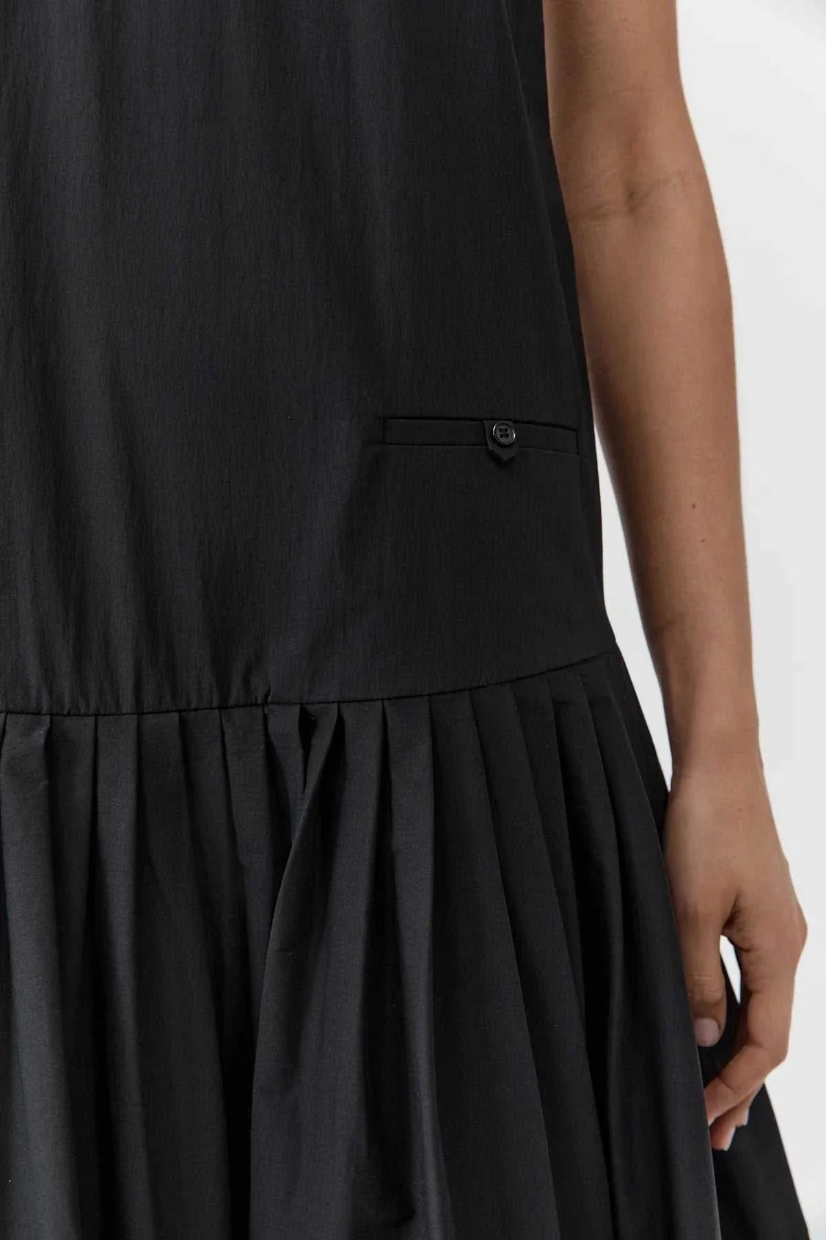 St Agni Relaxed Pleat Dress Black