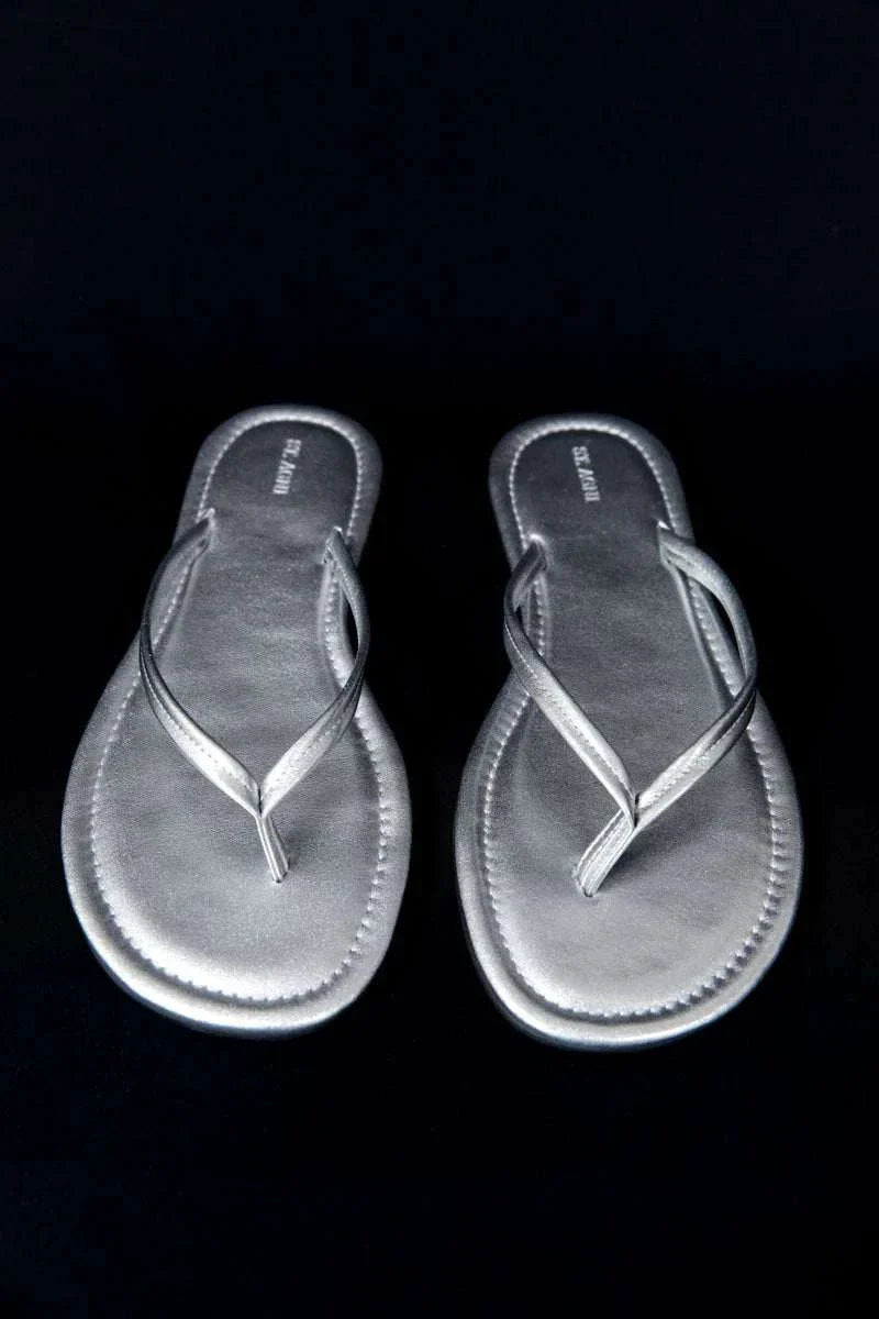 St Agni Thong Detail Slide Silver