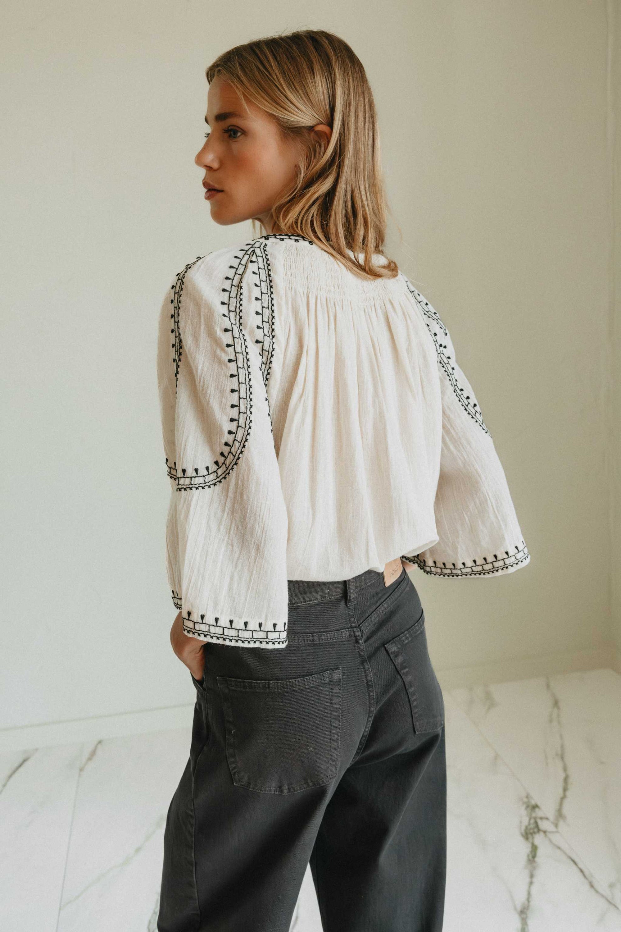 Indi and Cold Shirt 102 Crudo