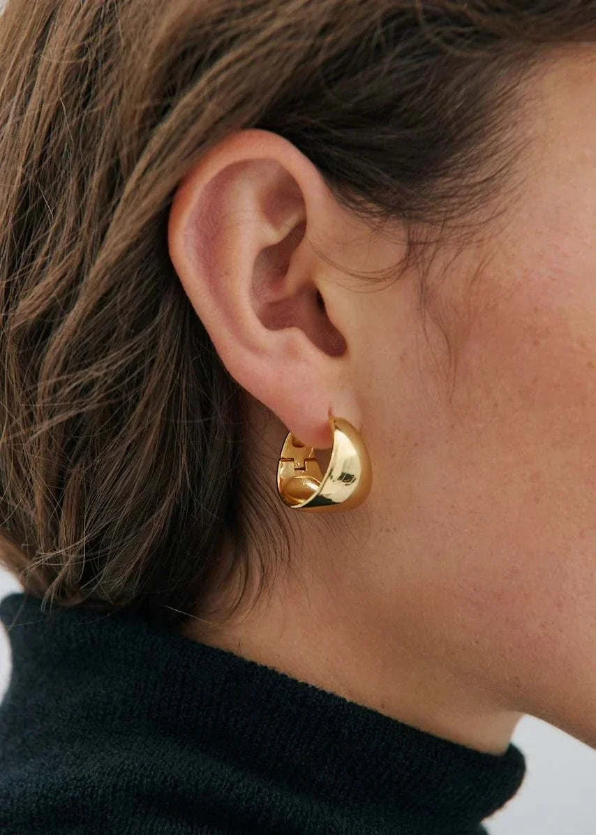 Anna Rossi Curve Hoop Gold