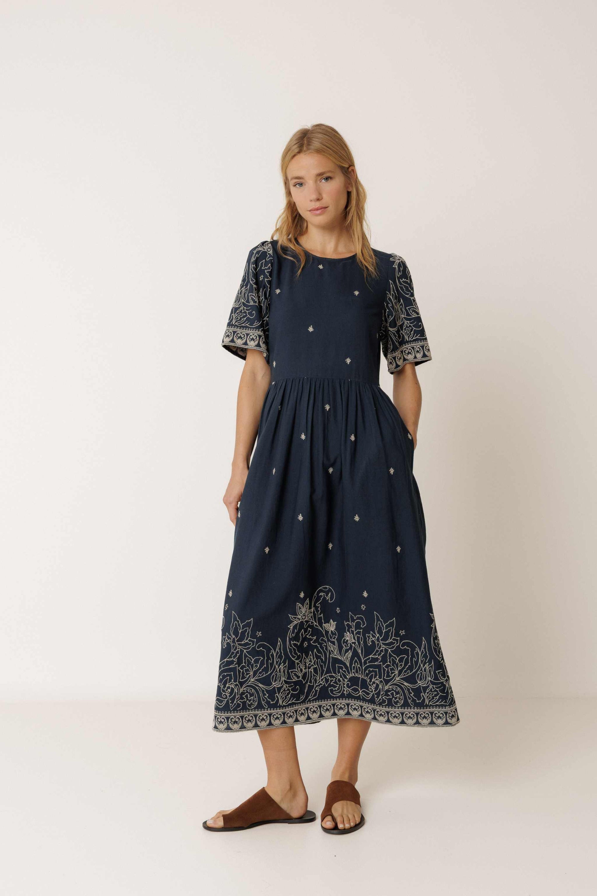Indi and Cold Dress Vestido 603 Marino