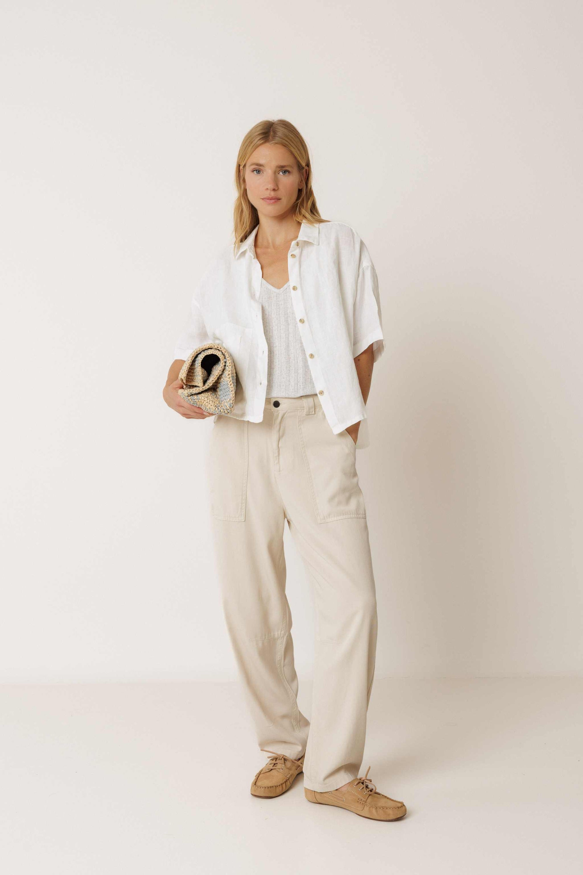 Indi and Cold Camisa Marfil Crop Linen Shirt
