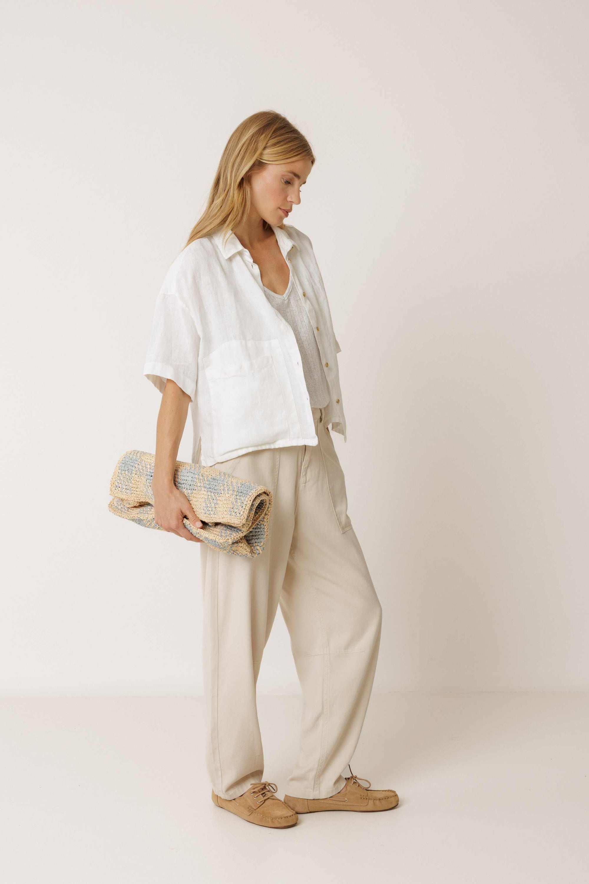 Indi and Cold Camisa Marfil Crop Linen Shirt