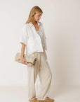 Indi and Cold Camisa Marfil Crop Linen Shirt