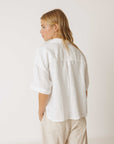 Indi and Cold Camisa Marfil Crop Linen Shirt