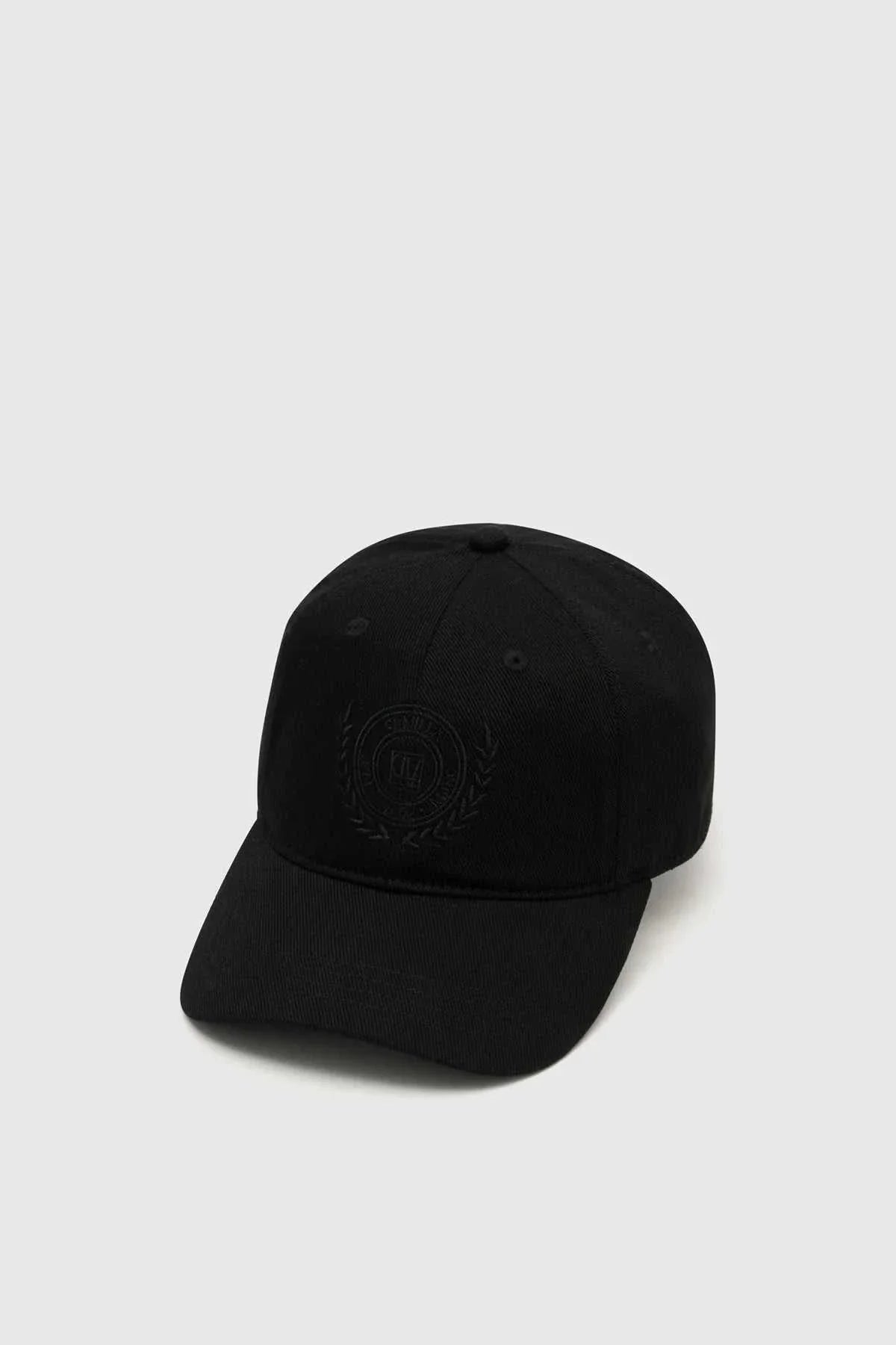 Camilla and Marc Wade Cap Black Black