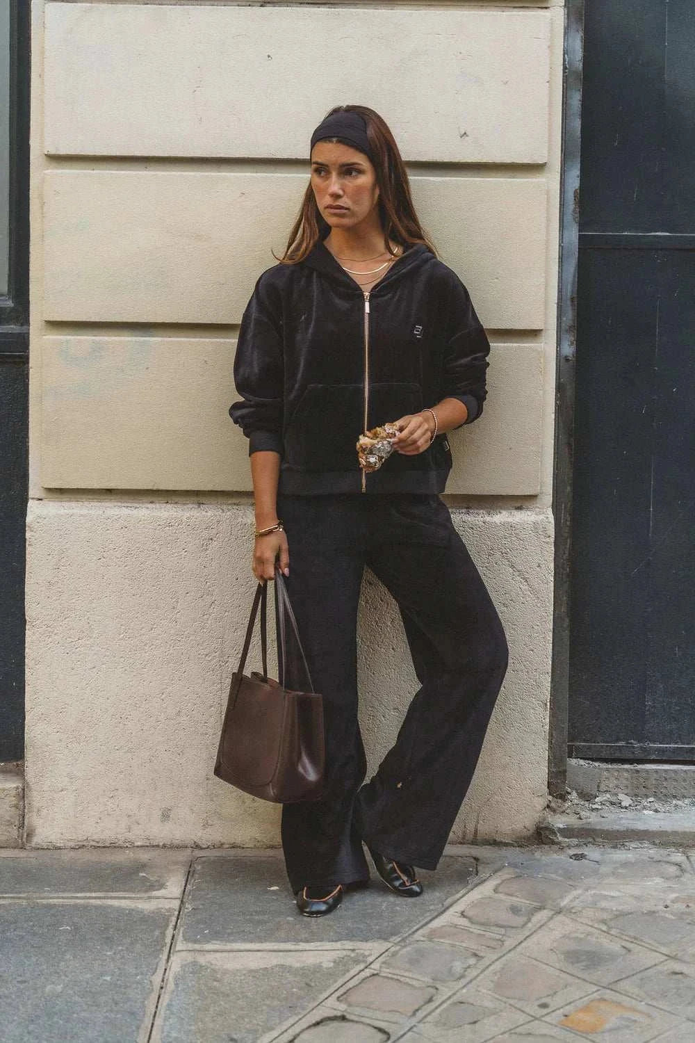 Araminta James Velour Hoodie Noir