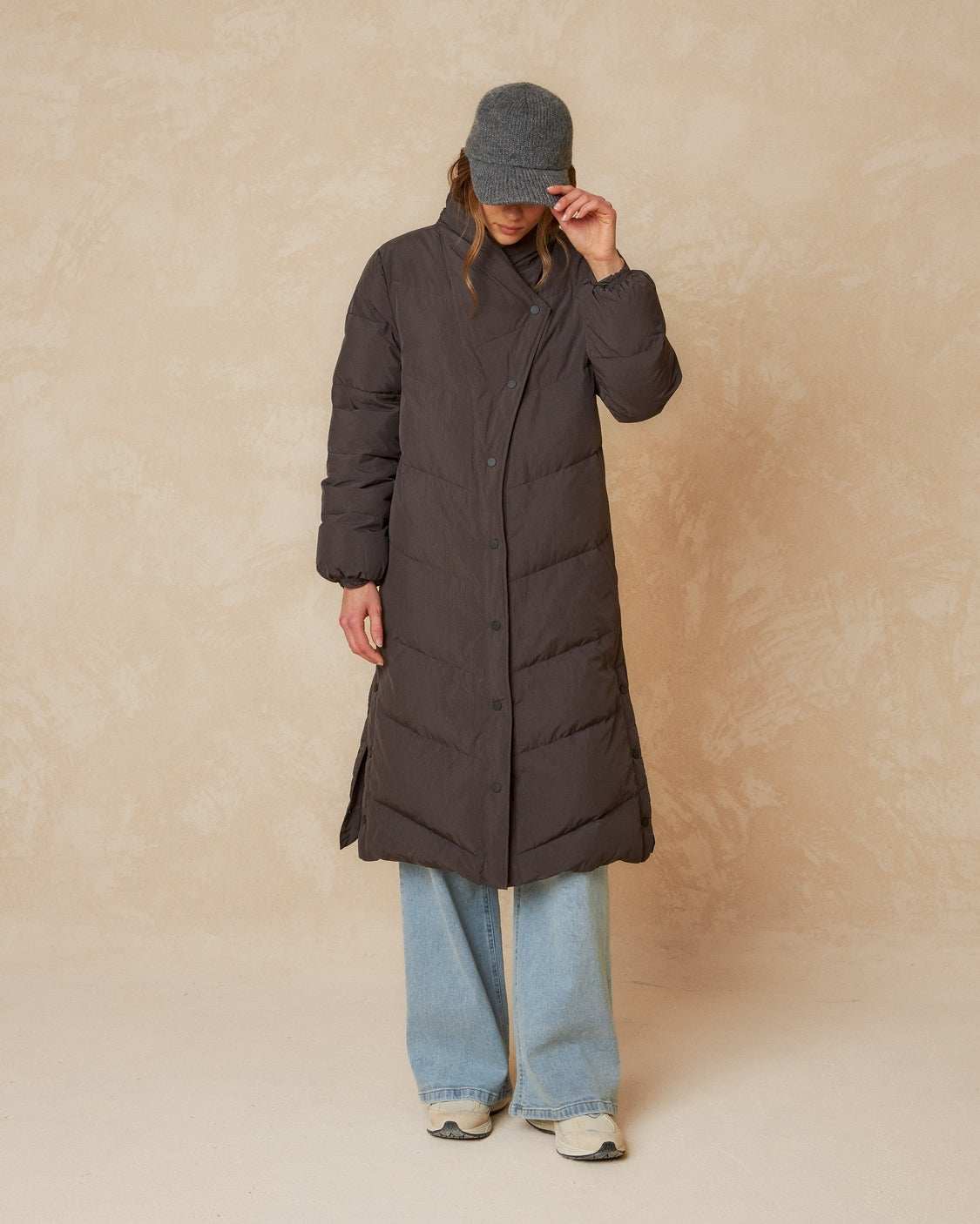 Indi and Cold Abrigo Negro