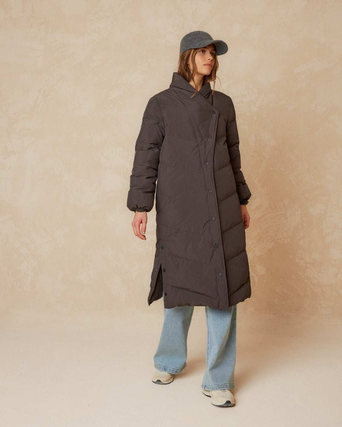 Indi and Cold Abrigo Negro