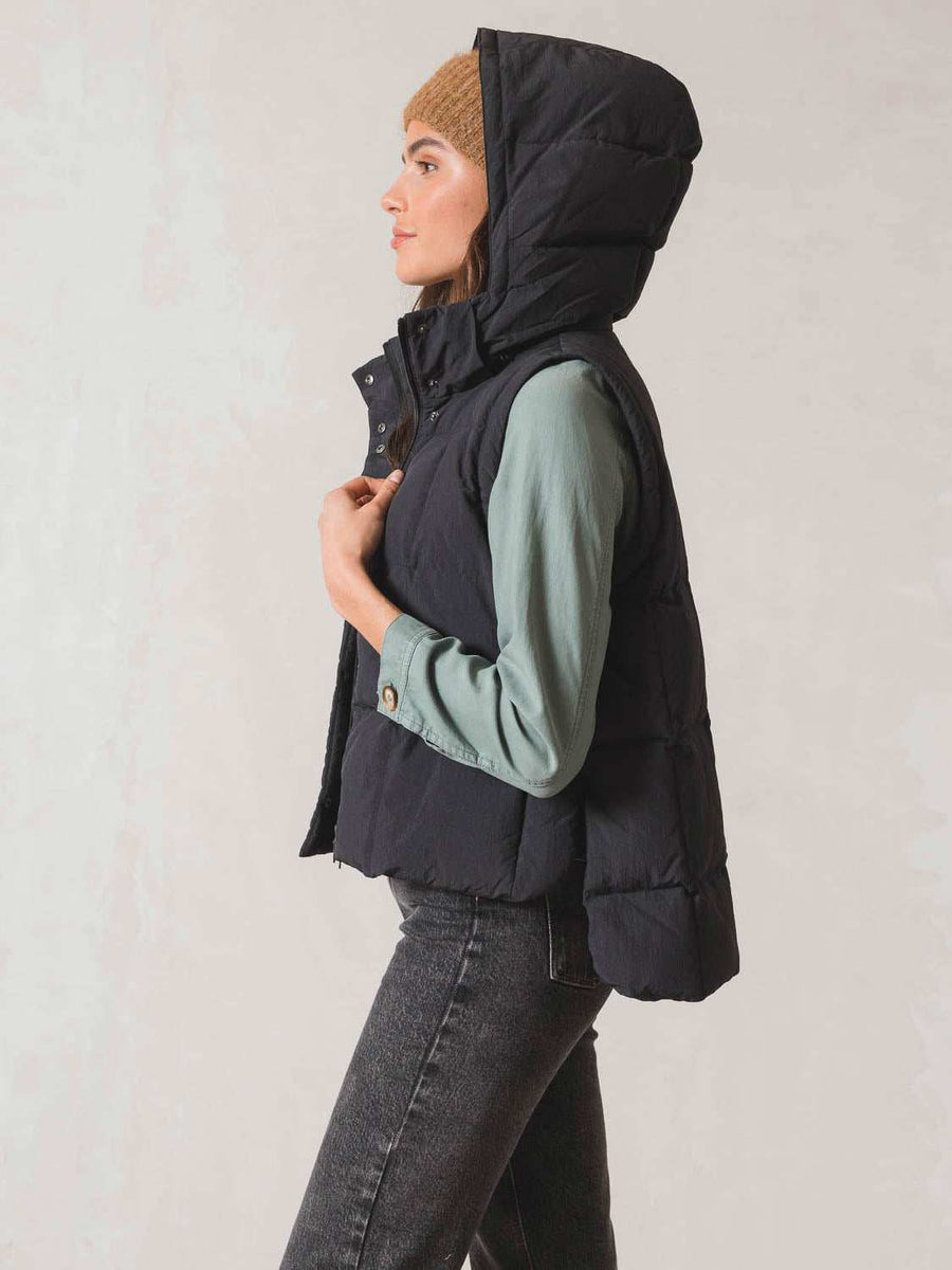 Indi and Cold Crop Puffer Convertible Jacket Black