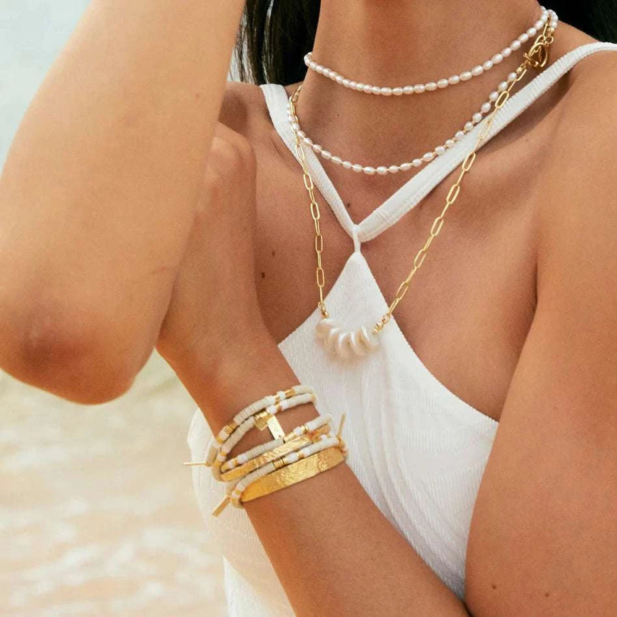 Arms of Eve Bahamas Necklace Gold