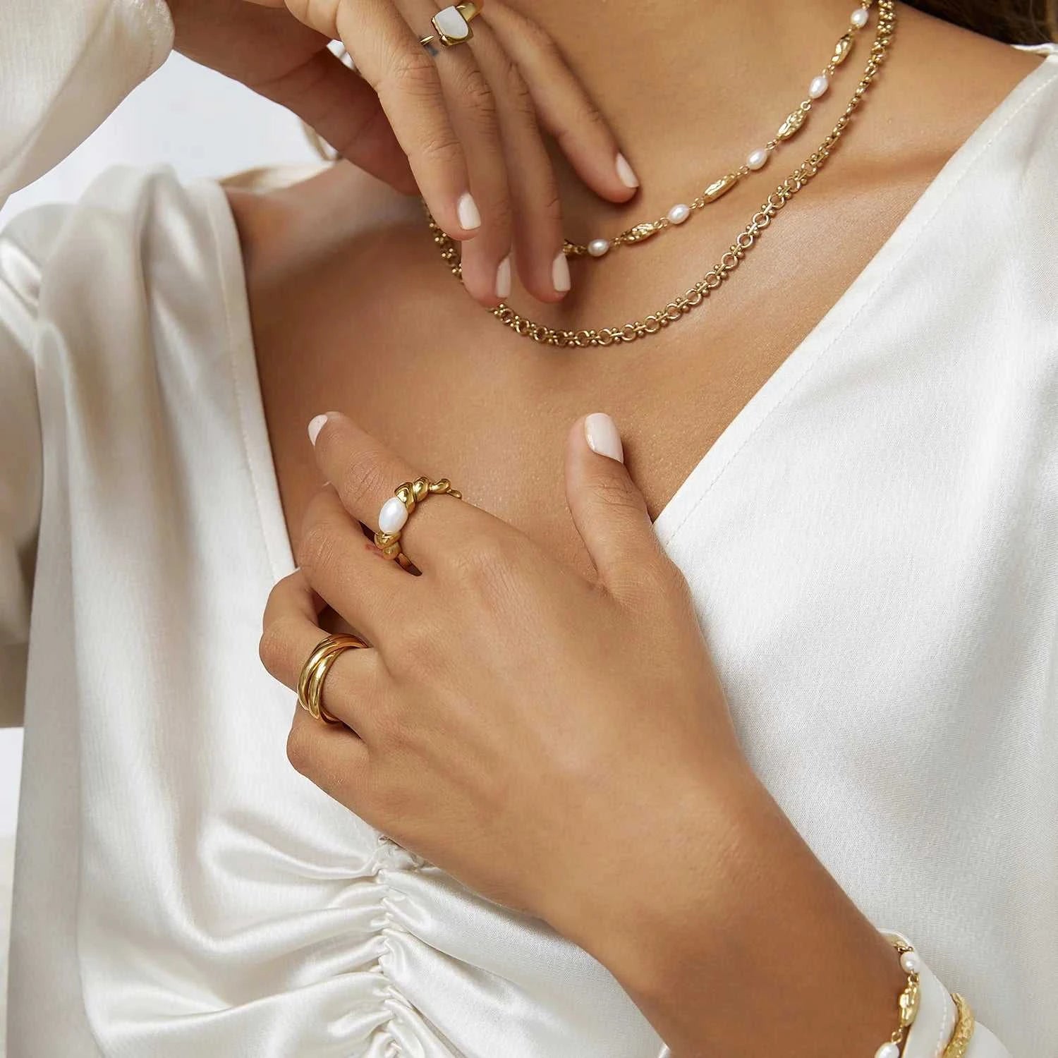 Arms of Eve Cody Necklace Gold