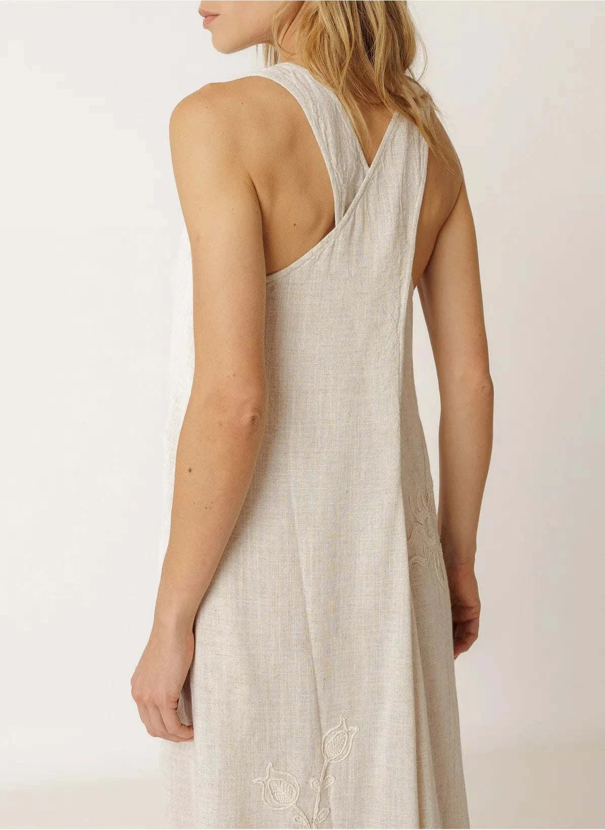 Indi and Cold Sleeveless Maxi Dress 119 Lino
