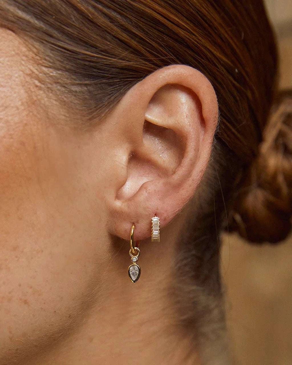 Arms Of Eve Daisy Stone Earrings Gold