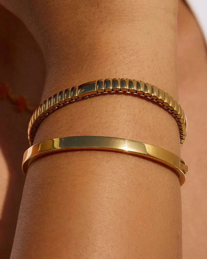 Arms of Eve Onyx Bracelet Gold