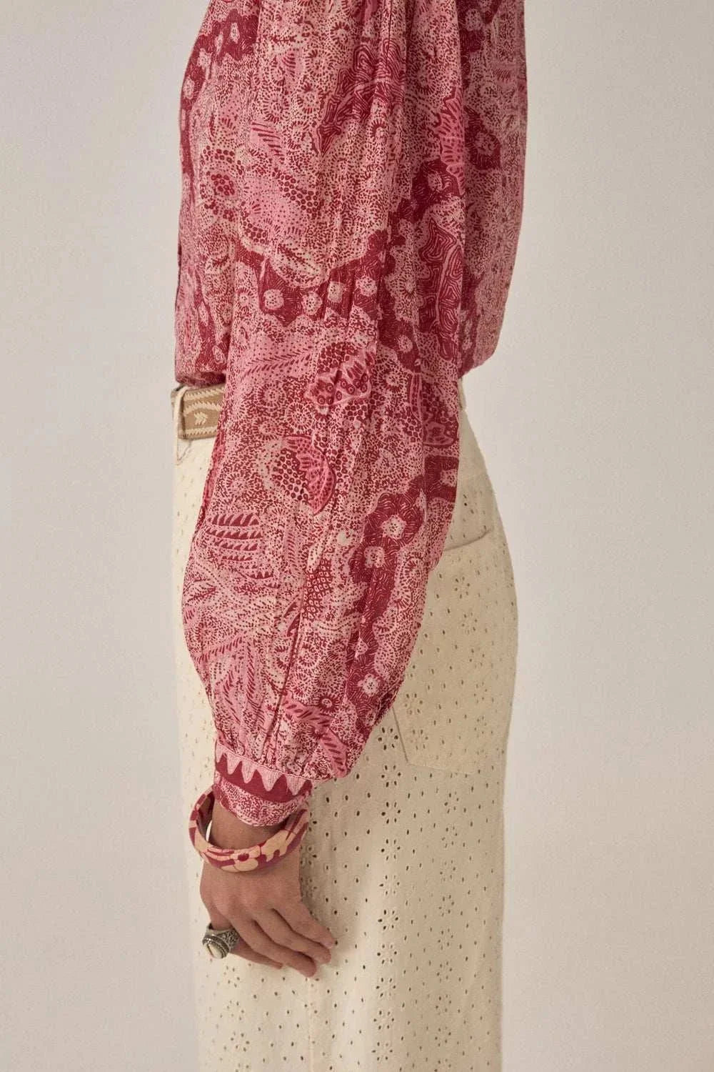 Maison Hotel Gaia Blouse Red Java