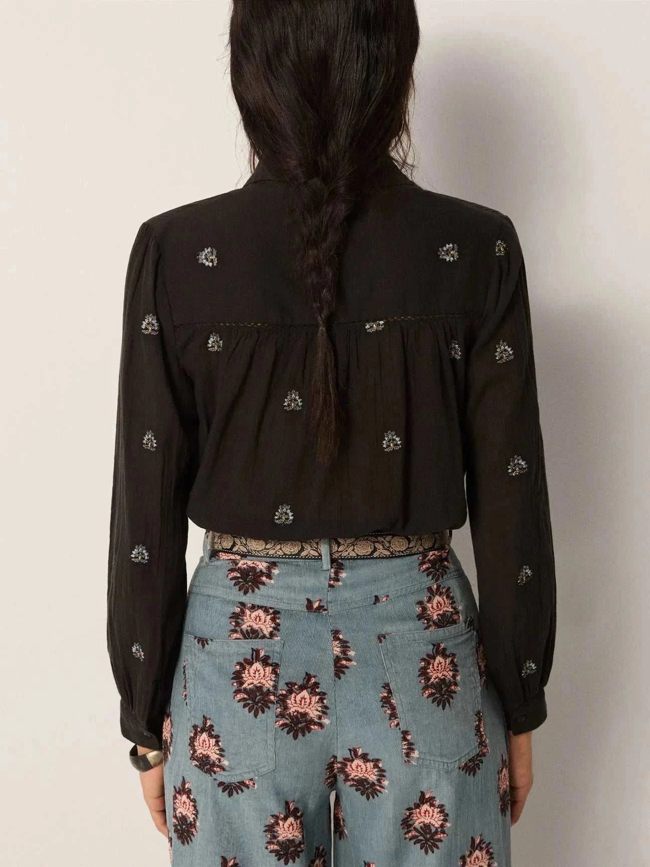 Maison Hotel Amrit Blouse Galaxy Black