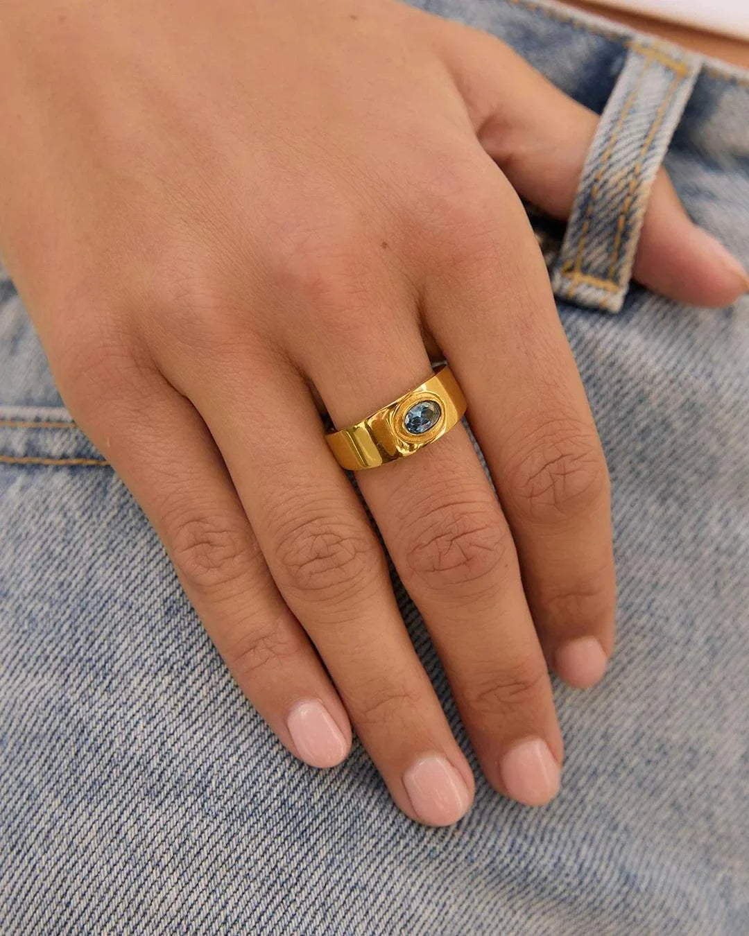 Arms of Eve Neve Gold Ring Sapphire