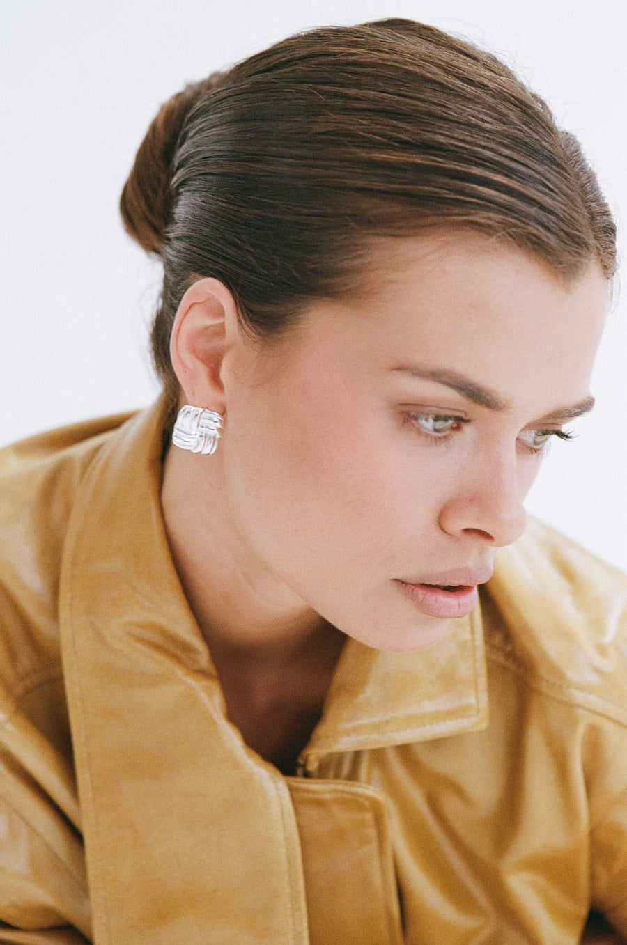 Porter Baby Cushion Earrings White Gold