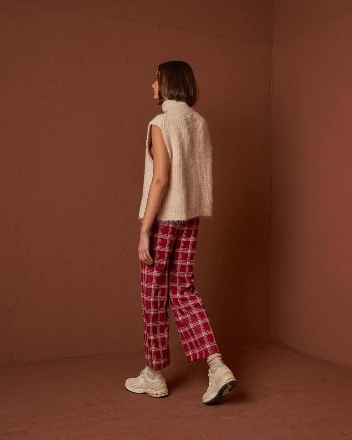 Indi and Cold Chaleco Turtle Neck Crudo