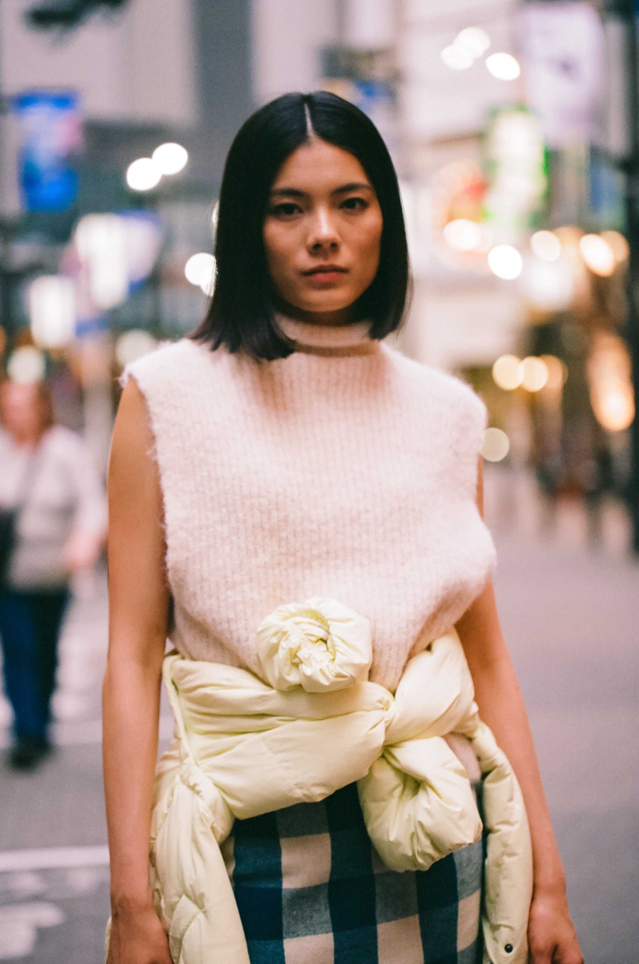 Indi and Cold Chaleco Turtle Neck Crudo