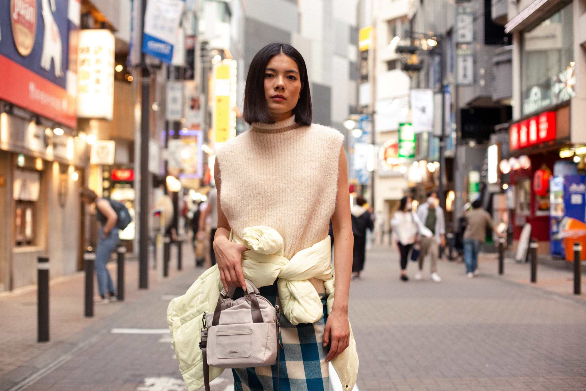 Indi and Cold Chaleco Turtle Neck Crudo