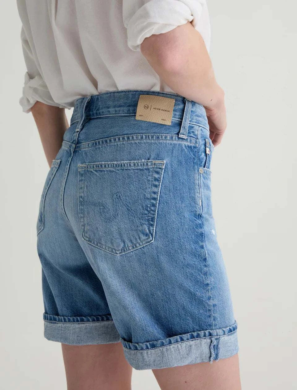 AG Ex-Boyfriend Short Mid Rise 17 Years Divergent