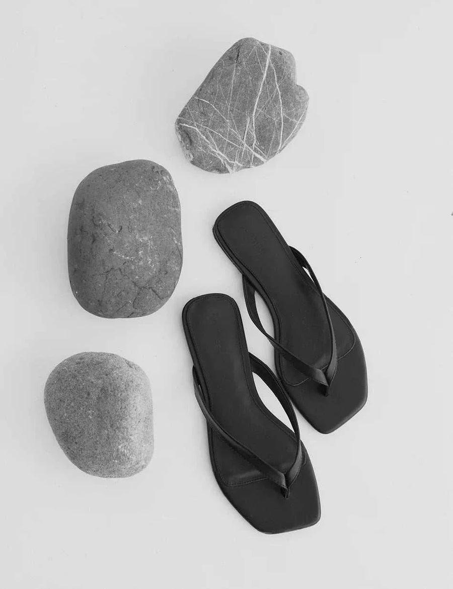 La Tribe Square Toe Thong Black
