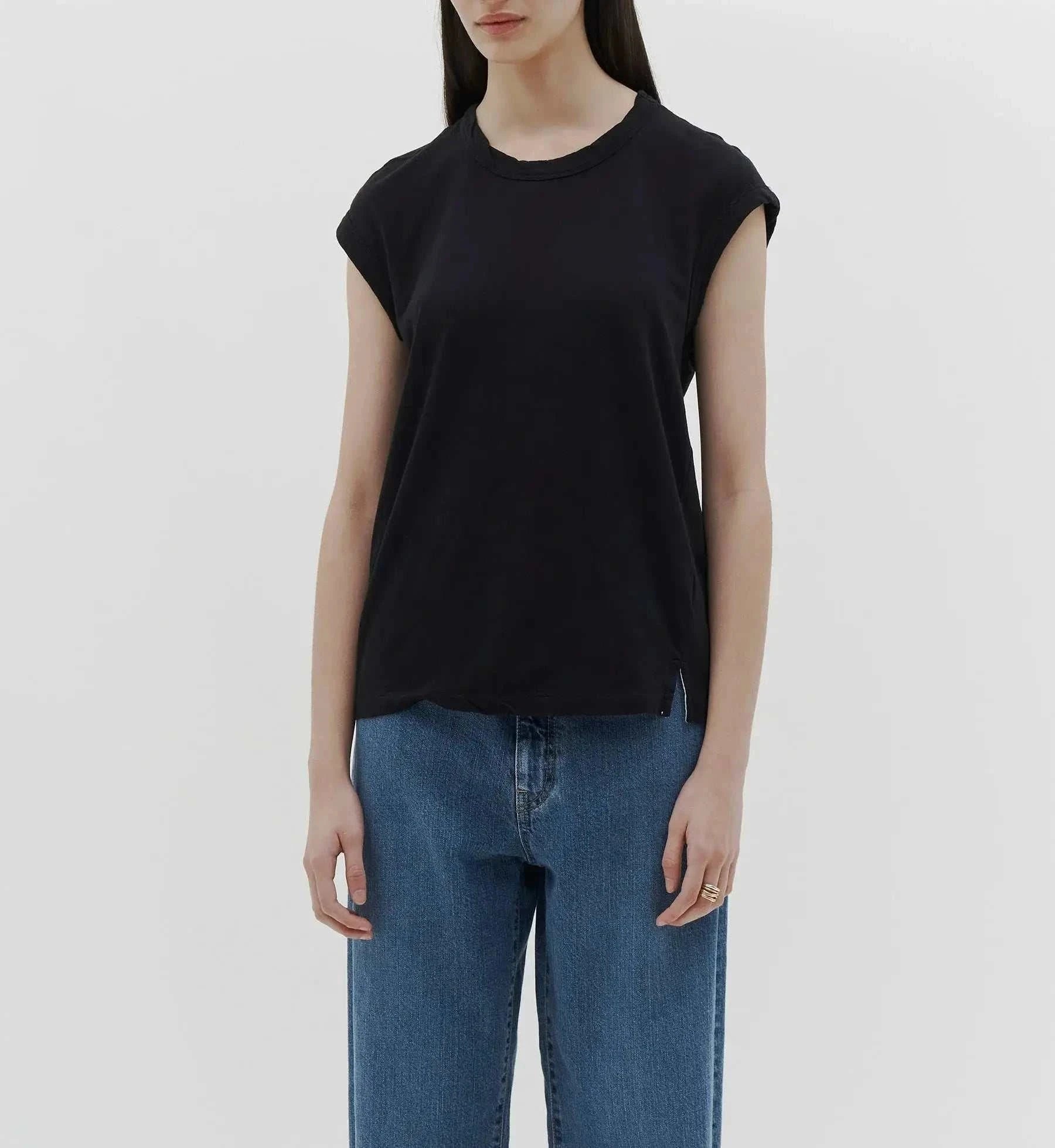 Bassike Slim Muscle Tank Black