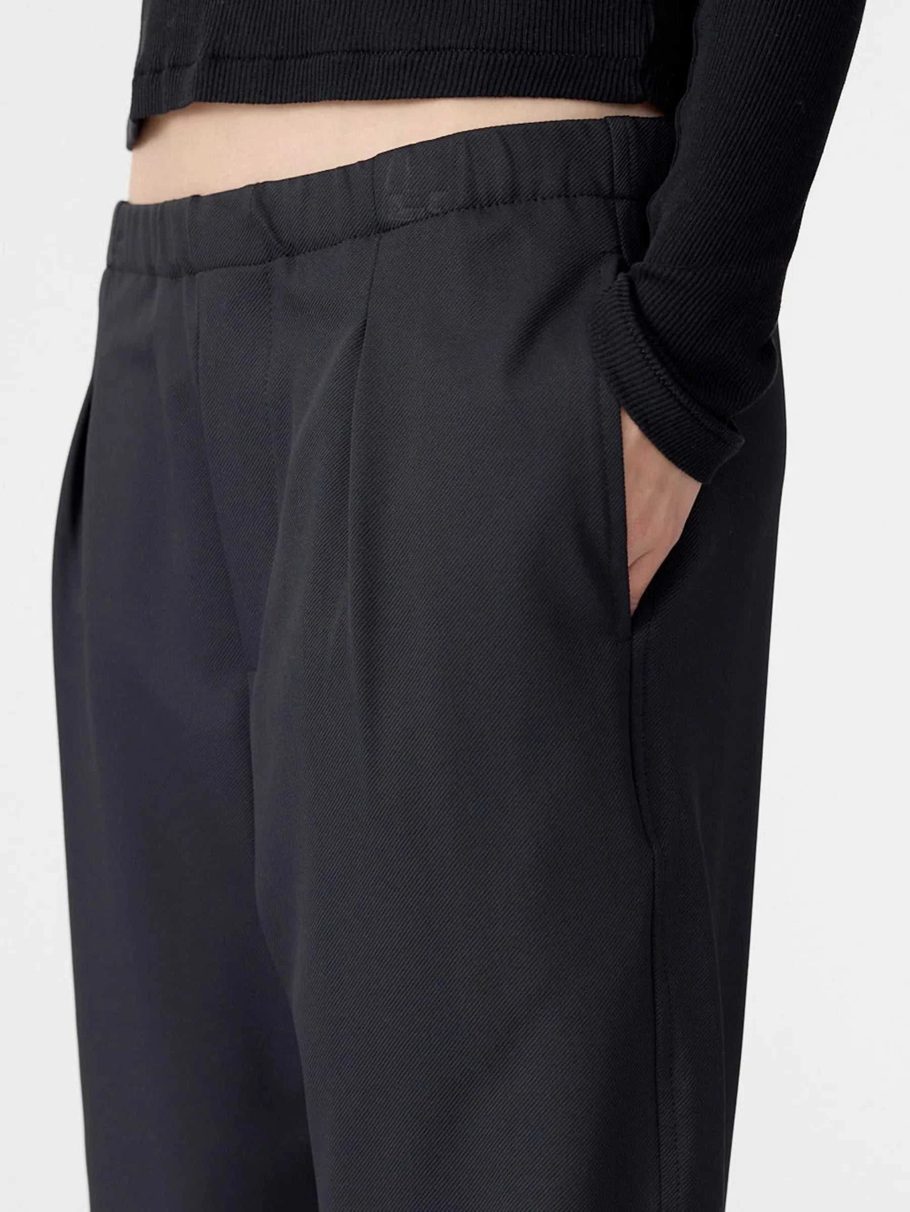 Bassike Twill Pleat Pull On Pant Black