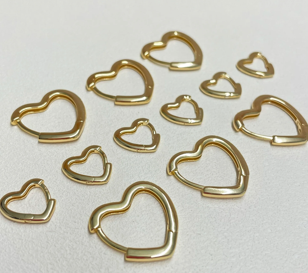 Arms Of Eve Sweetheart Earrings Large Gold.