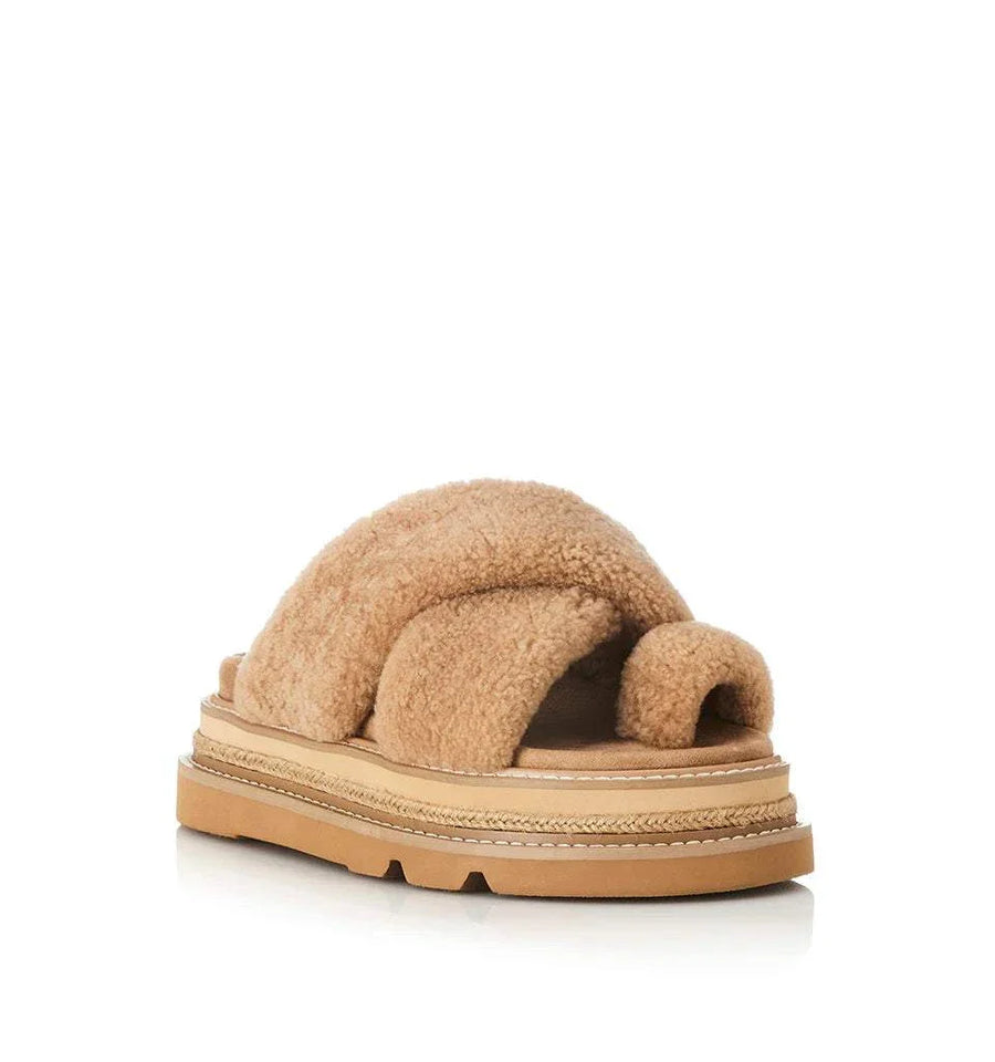 Alias Mae Venga Fawn Shearling