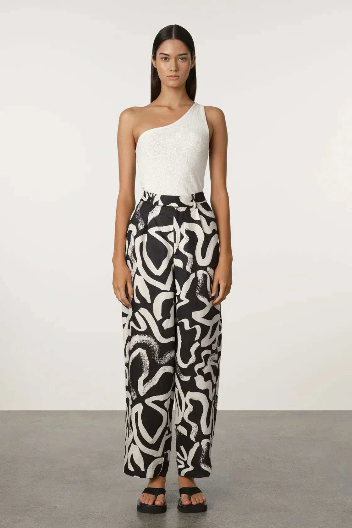 Zulu and Zephyr White Textured Knit Top White