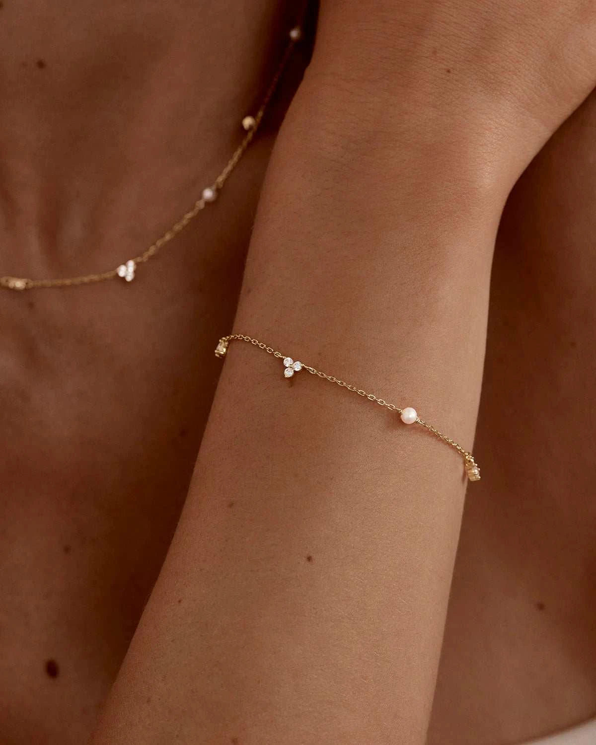 By Charlotte Moonlit Bloom Pearl Bracelet 18k Gold Vermeil