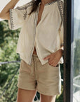 Indi and Cold Shirt 102 Crudo