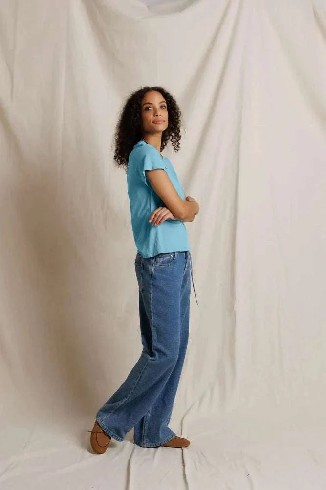 PerfectWhiteTee Hendrix Boxy V Neck Tee Milky Blue