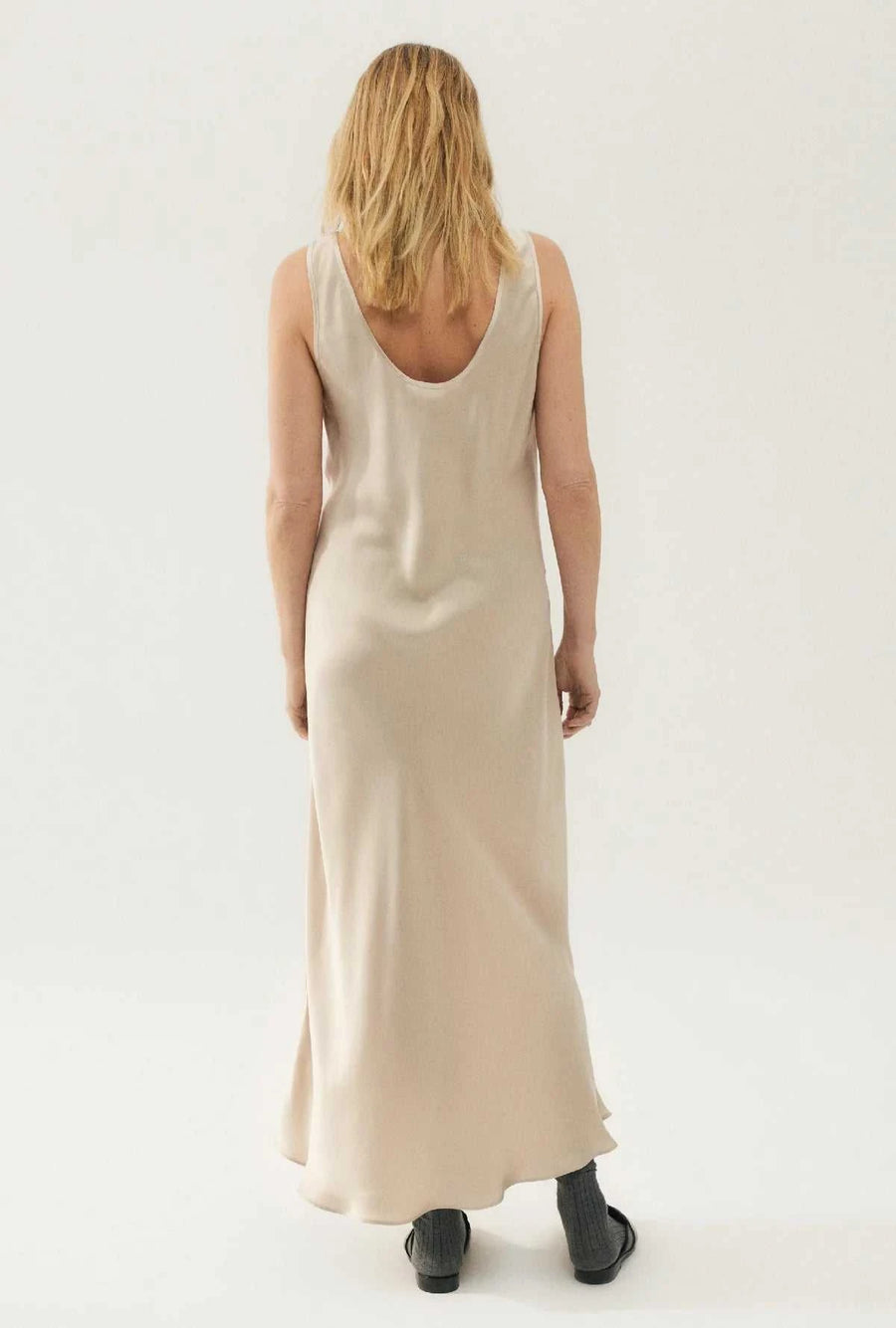 Silk Laundry Scoop Neck Dress Hazelnut