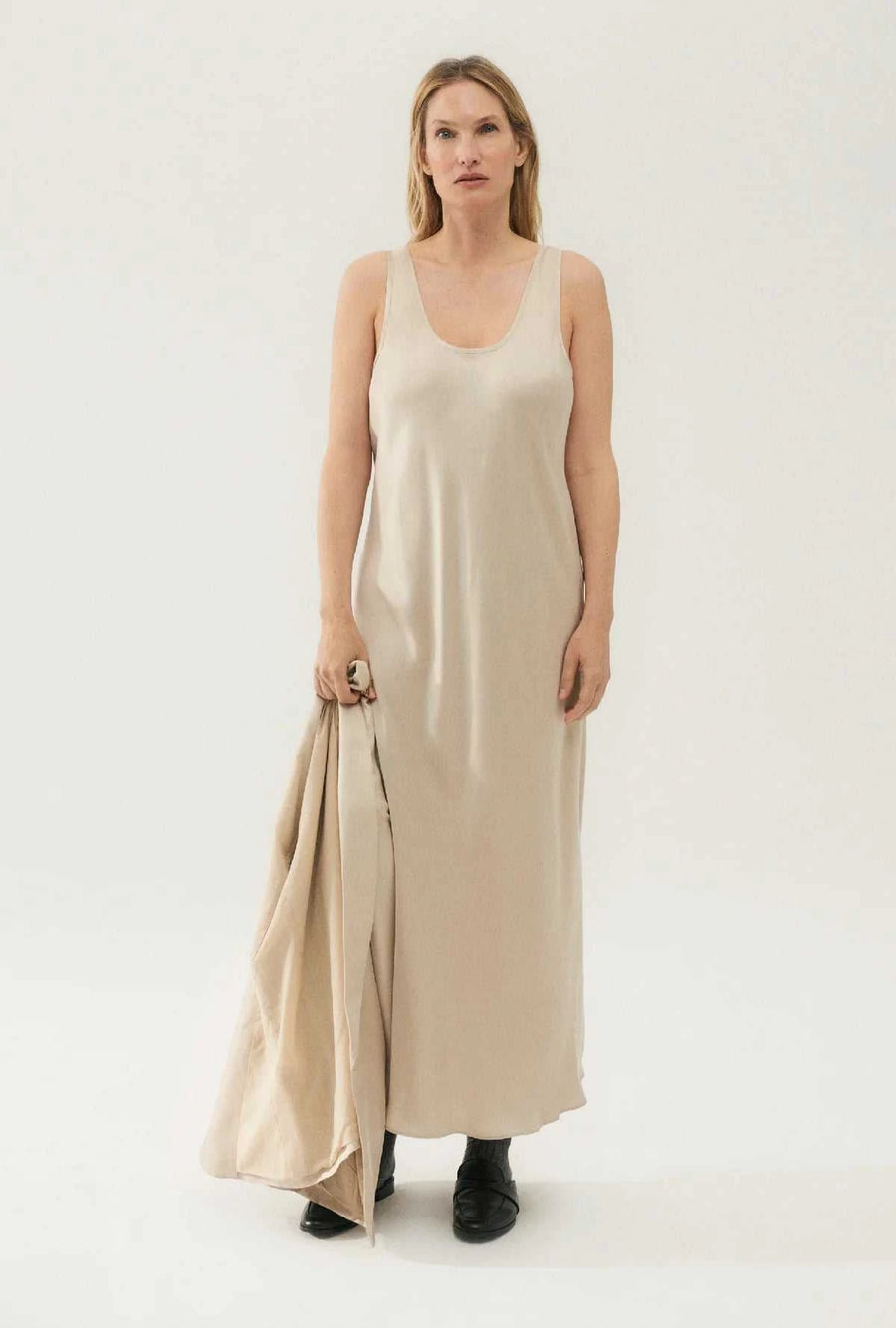 Silk Laundry Scoop Neck Dress Hazelnut