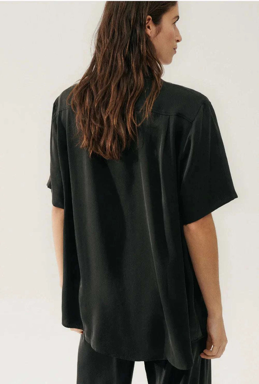 Silk Laundry Short Sleeve Boyfriend Shirt Black