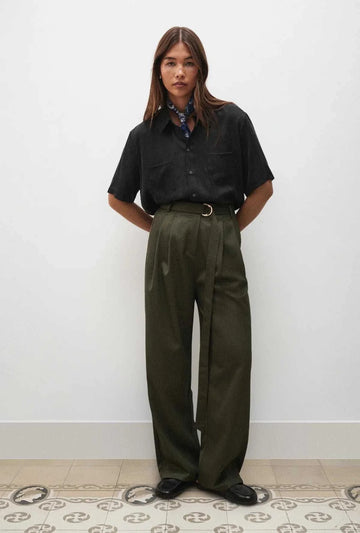 Silk Laundry Short Sleeve Boyfriend Shirt Black