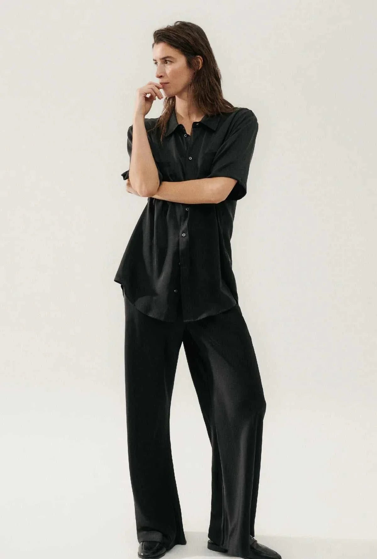 Silk Laundry Short Sleeve Boyfriend Shirt Black