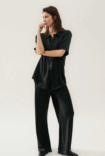 Silk Laundry Short Sleeve Boyfriend Shirt Black