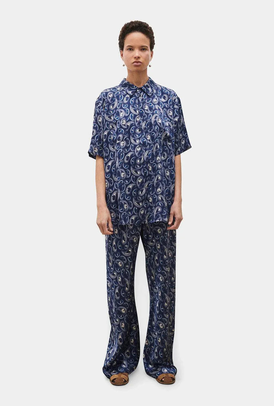 Silk Laundry Short Sleeve Boyfriend Shirt Hounds Paisley