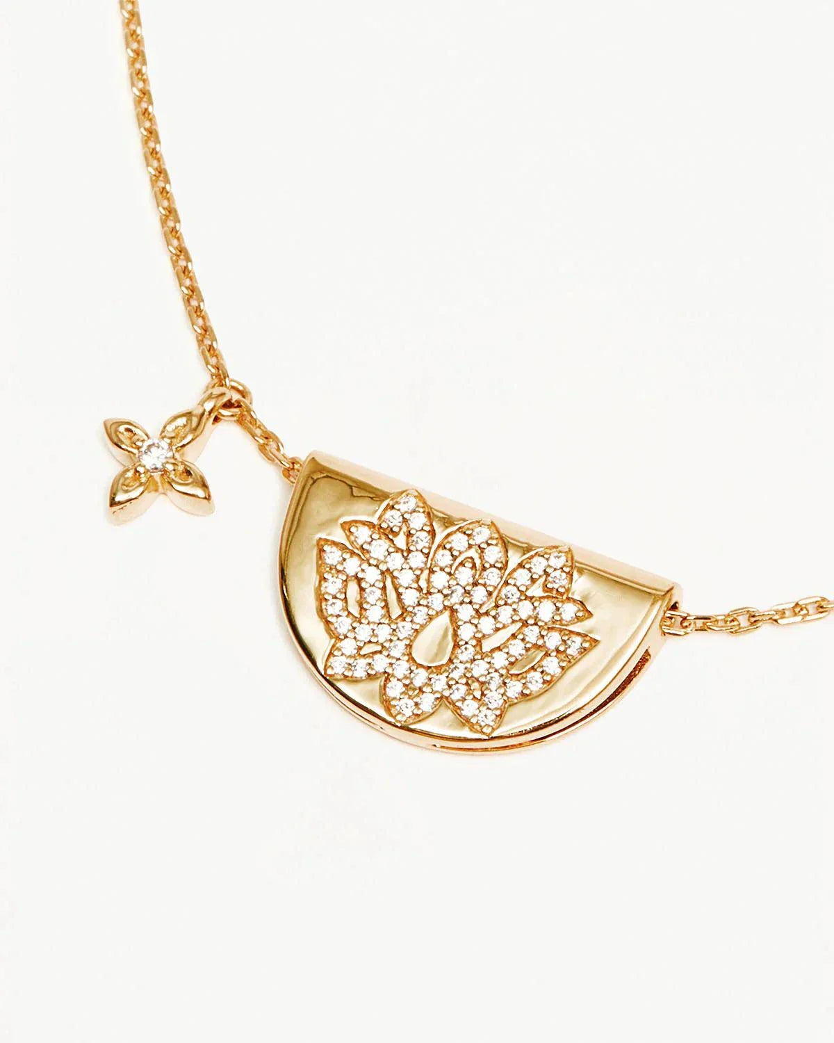 By Charlotte Live In Light Lotus Necklace 18k Gold