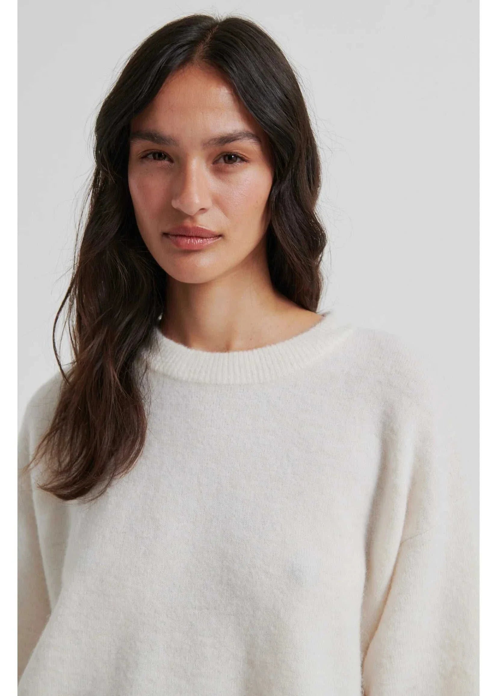 Second Female Gabby Knit O Neck Soft Beige