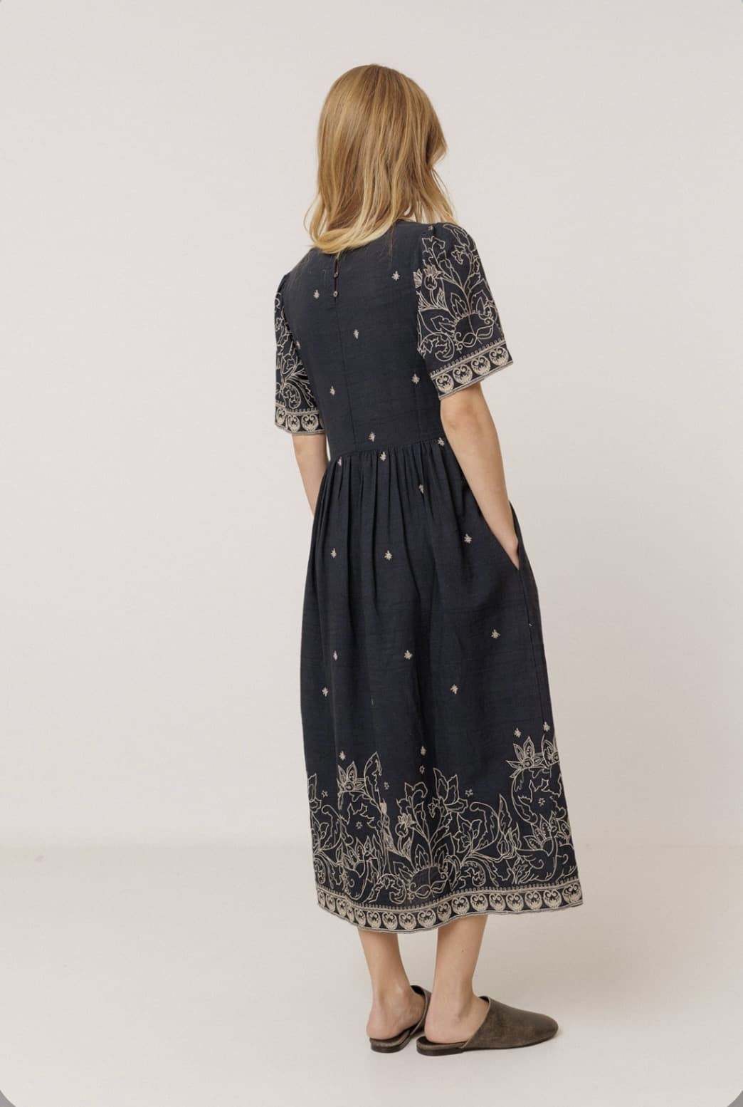 Indi and Cold Dress Vestido 603 Marino