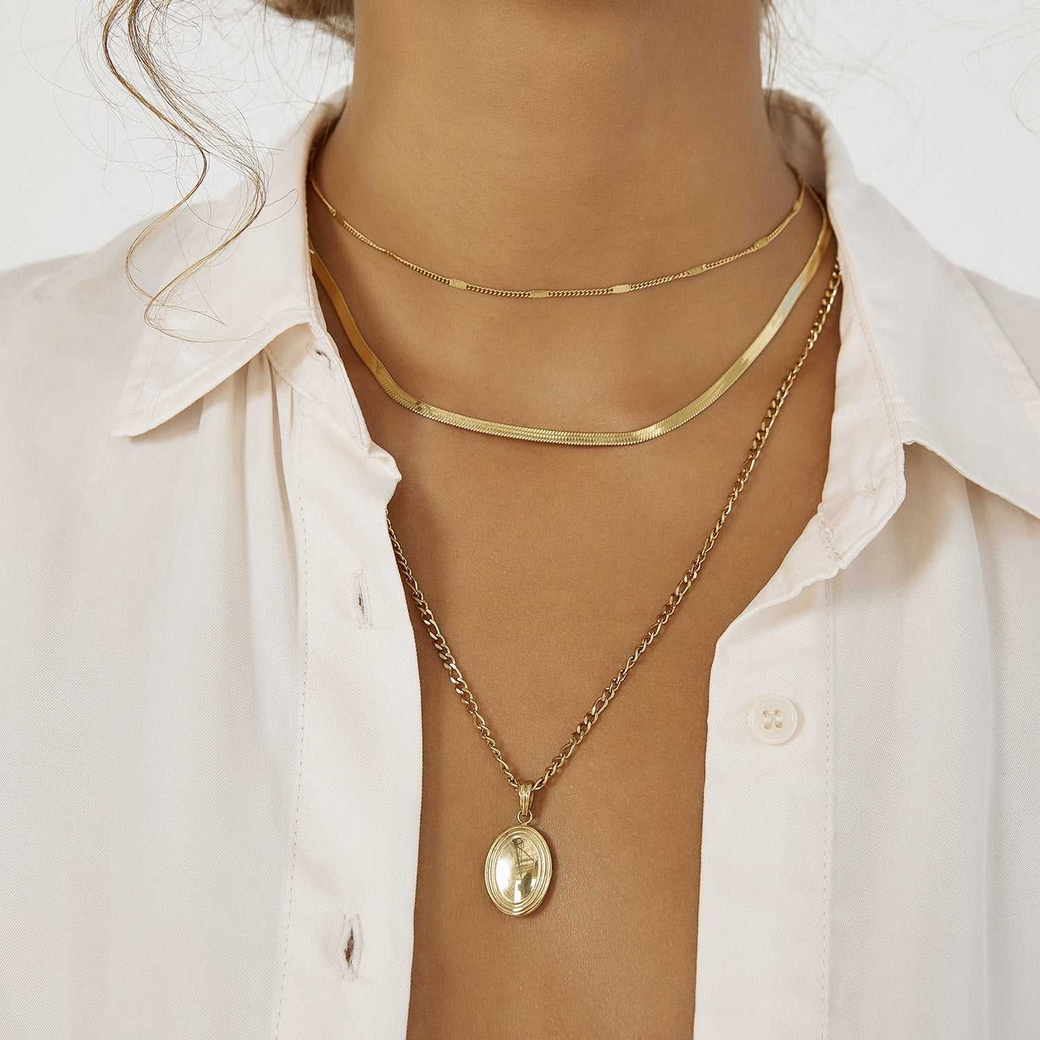Arms of Eve Willa Necklace Gold