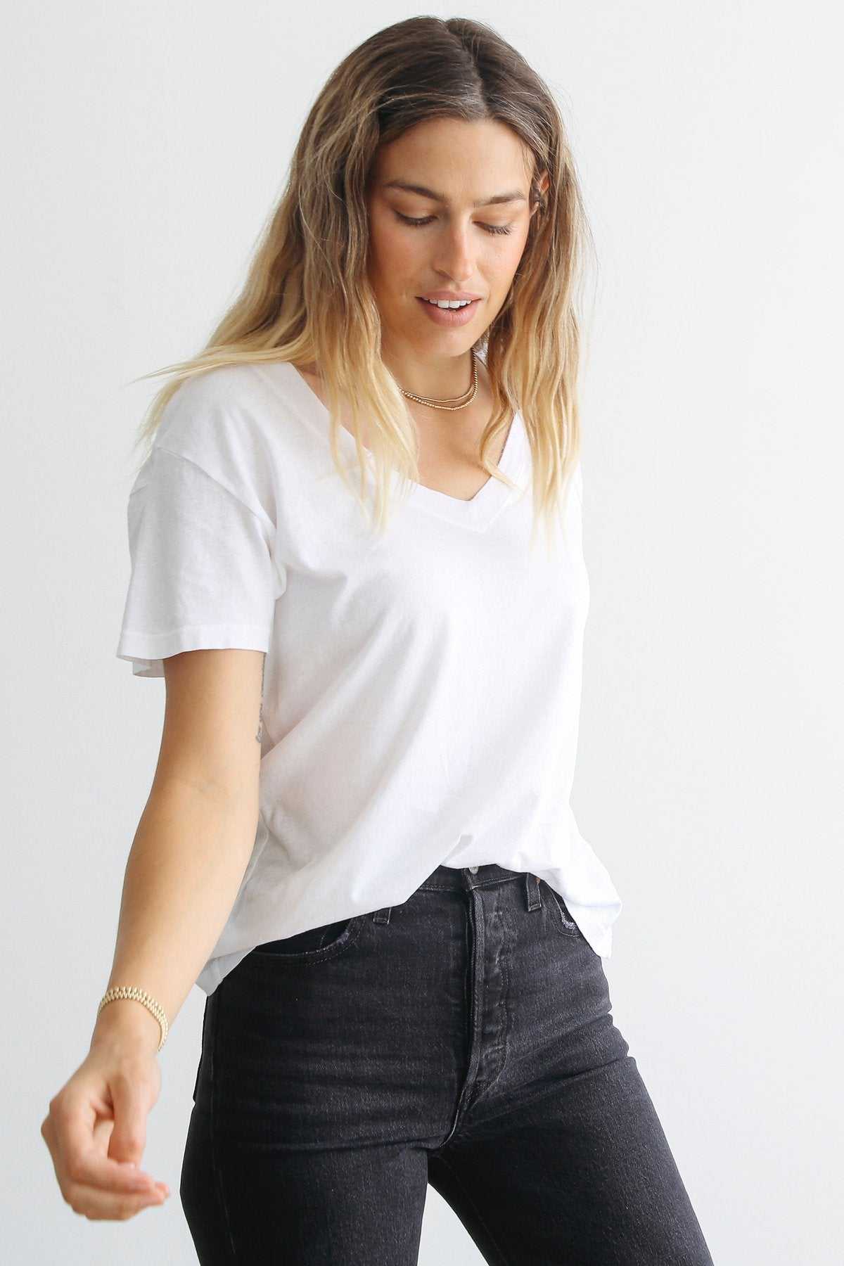 Perfectwhitetee Hendrix Basic V Neck Tee White